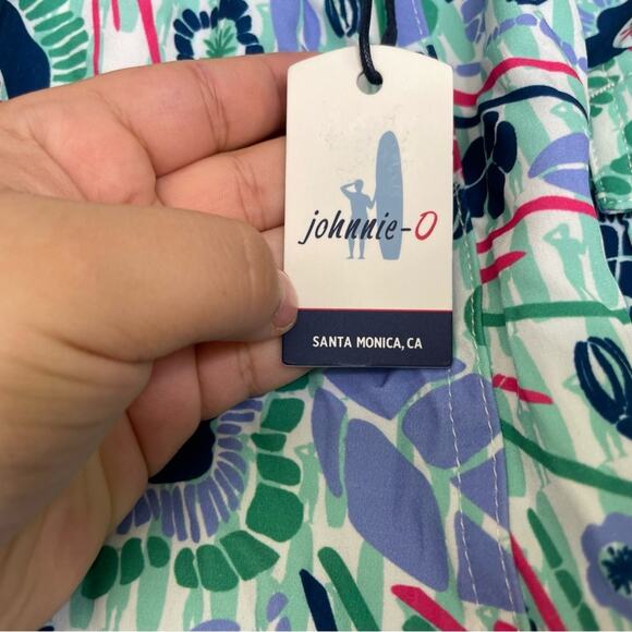 Johnnie-O Ocean-side fauna adorn the Driftwood Half Elastic Surf Shorts size XL - Picture 7 of 12